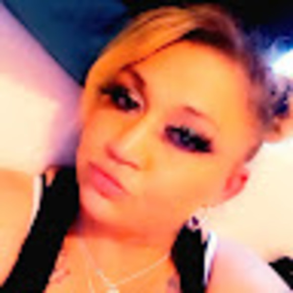 Meet your Posher, Amy - Picture 1 of 1